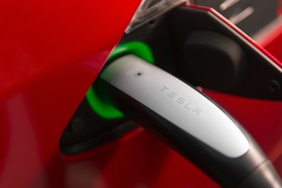 Automakers Rush to Adopt Tesla’s NACS Plug, Impacting Drivers’ Choices