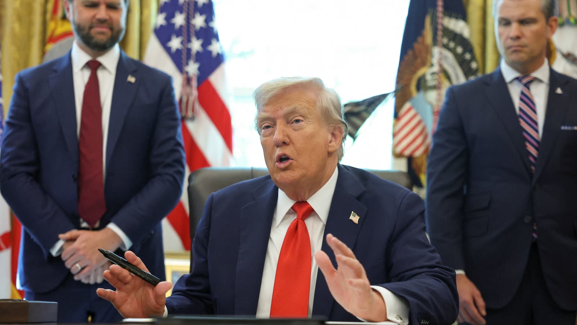 108190273 17561345732025 08 25t150905z 835209931 rc2fegapfp0e rtrmadp 0 usa trump
