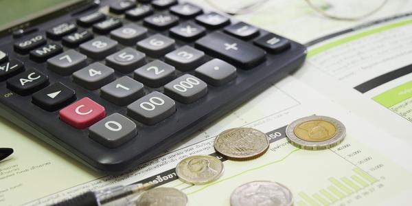 FTSE Edges Higher as Yields Rally to Multi-Year Highs Amid Mixed Global Markets